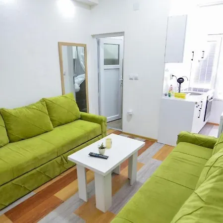 Old Town Apartman *